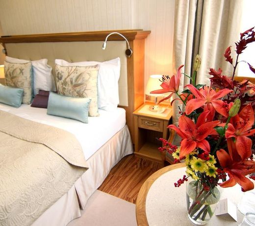 Retro Riverside Wellness Resort