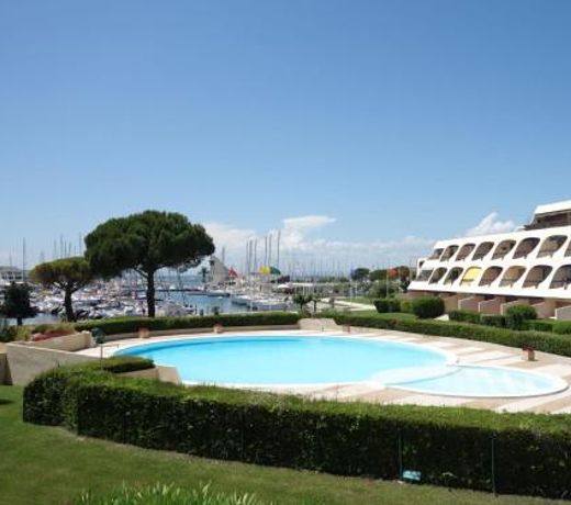 Studio Escale Port-1