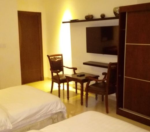 OYO 192 Romooz Inn