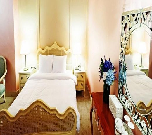 Queenvell Hotel