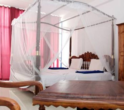 Paradise Beach Resort & Diving school