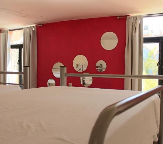 Hotel Punto 79