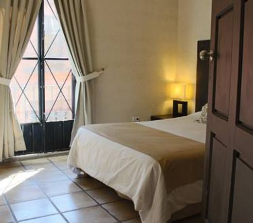 Hotel Punto 79
