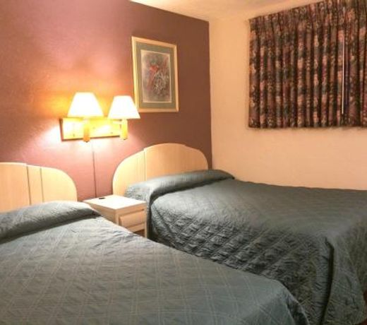 Royal Court Motel