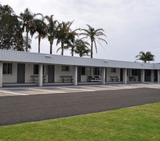 Edgewater Motel