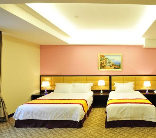 Hallmark Crown Hotel
