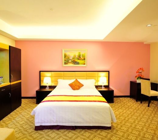 Hallmark Crown Hotel