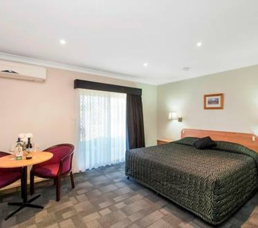 Bushman's Motor Inn