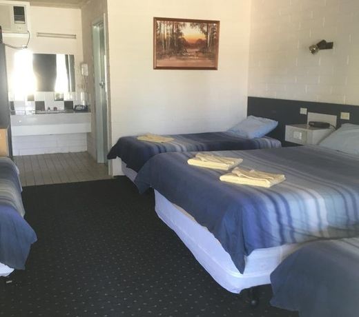 Capri Motel