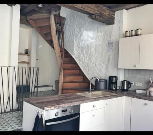 Cosy House near market
