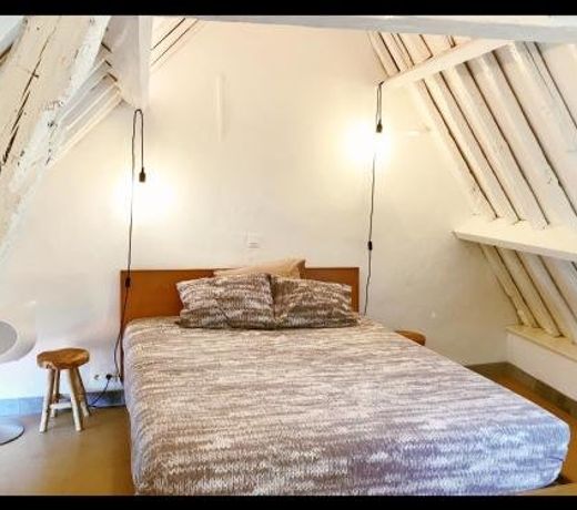 Cosy House near market