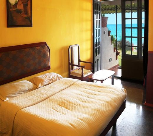 Mascot Beach Resort
