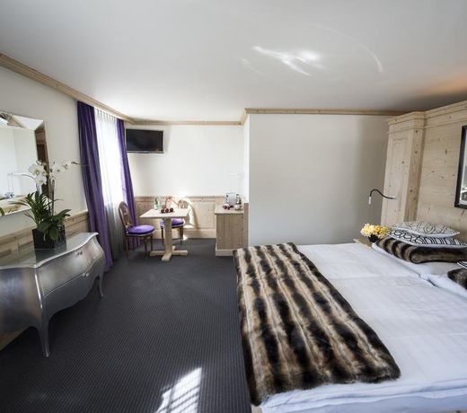 Hotel Weiss Kreuz Malans GmbH