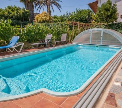 Holiday Home with private pool in Sant Pere Pescador