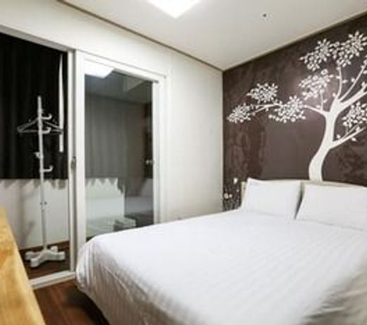 Alice Residence