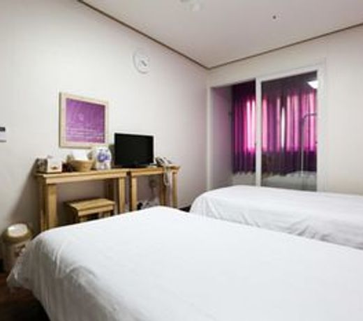 Alice Residence