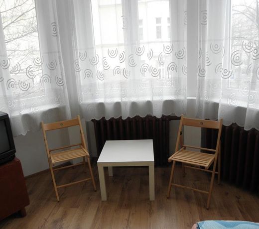 AB LABIRYNT POKOJE GOÅ??CINNE