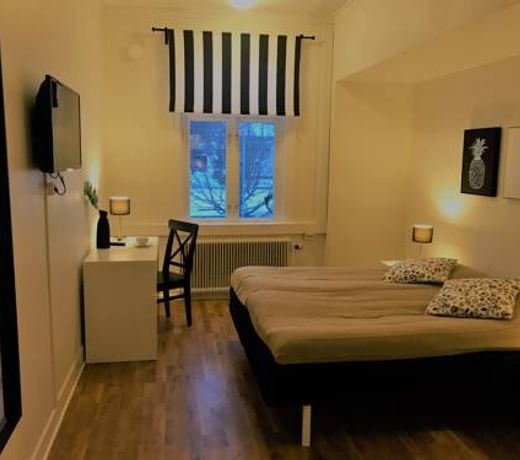 JÃ¤rnvÃ¤gshotellet B& B i Skara