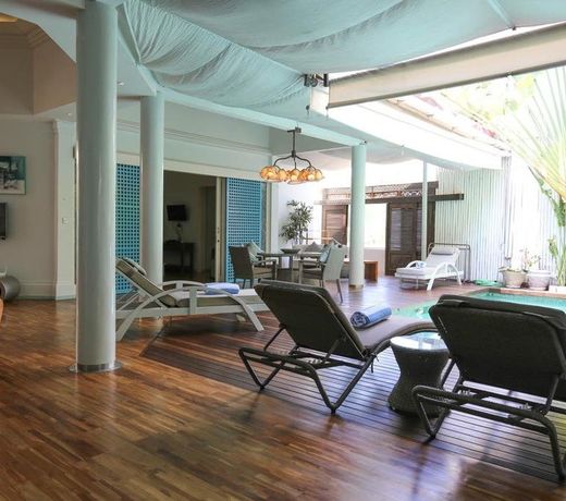Pura Villa