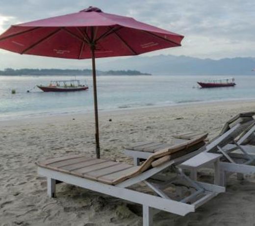 Warna Beach Hotel