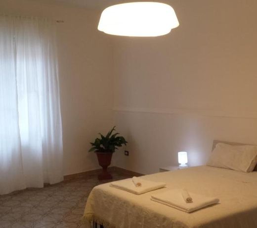 Peri Peri Holiday Home Syracuse