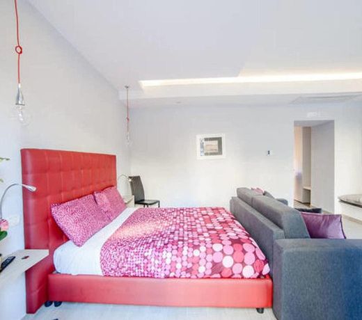 Riviera Luxury Suites