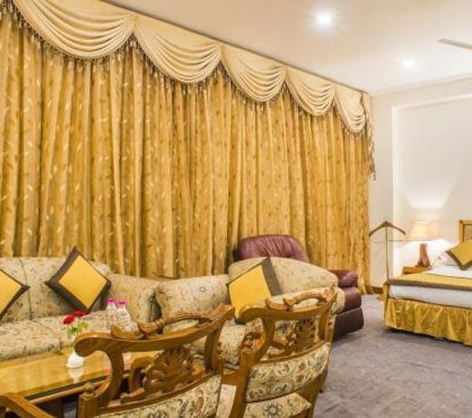 Hotel Meraden Grand