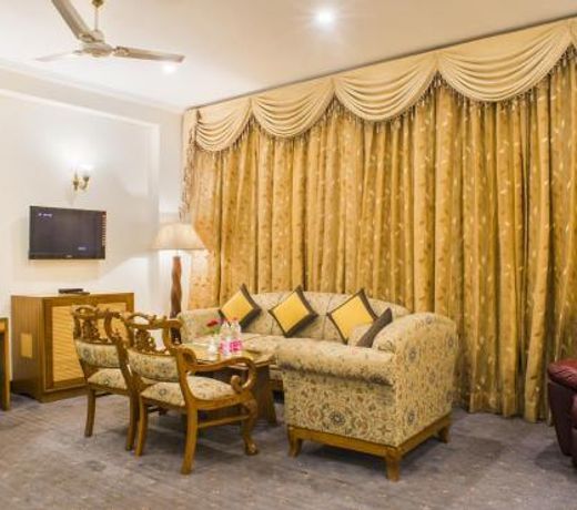 Hotel Meraden Grand