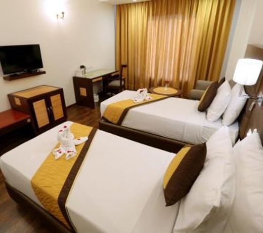 Hotel Meraden Grand