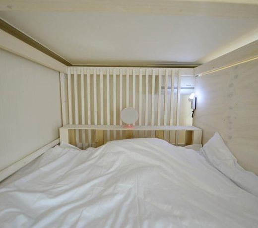 Linker Party House - Hostel