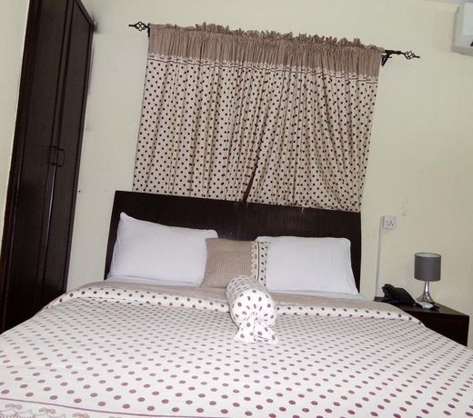 Peerage Retreat and Resort