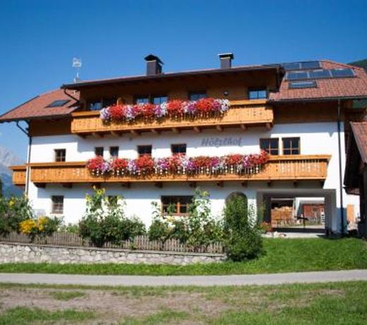 HÃ¶lzlhof Apartments