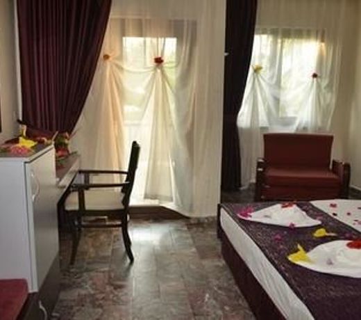 Club Akman Beach Hotel