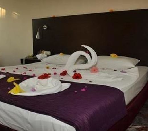 Club Akman Beach Hotel