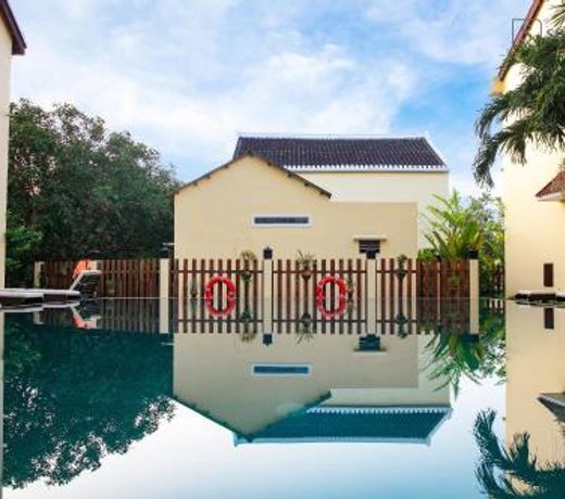 Silk Luxury Hotel & Spa