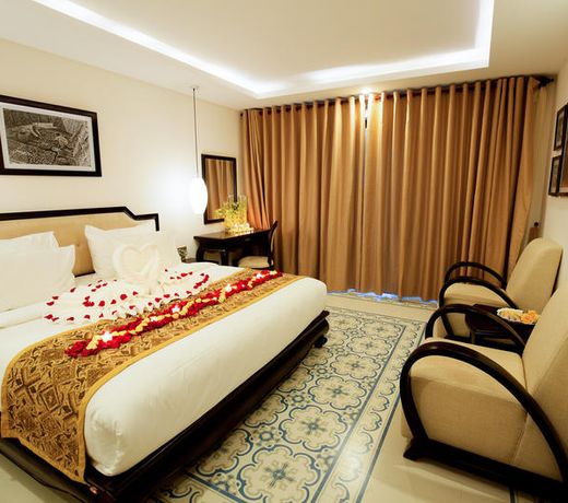 Silk Luxury Hotel & Spa