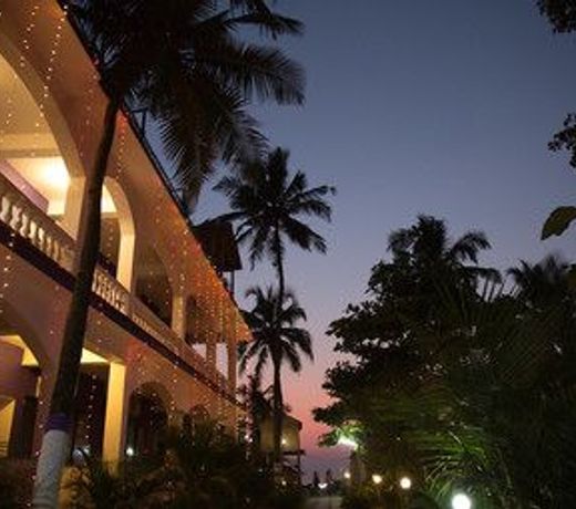 sunny sunrise La de su Beach resort mandrem goa