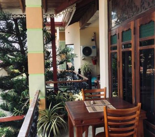 Bee Nest Bed & Breakfast