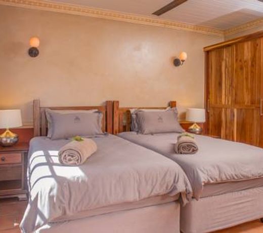 Saragossa Game Lodge