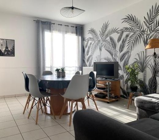 Disney, sunny comfortable 2 bedrooms family apartment, 8 pers, wifi, NETFLIX