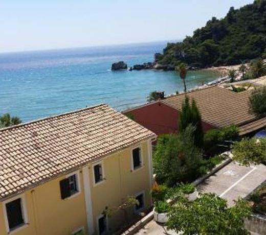 Menigos Resort House