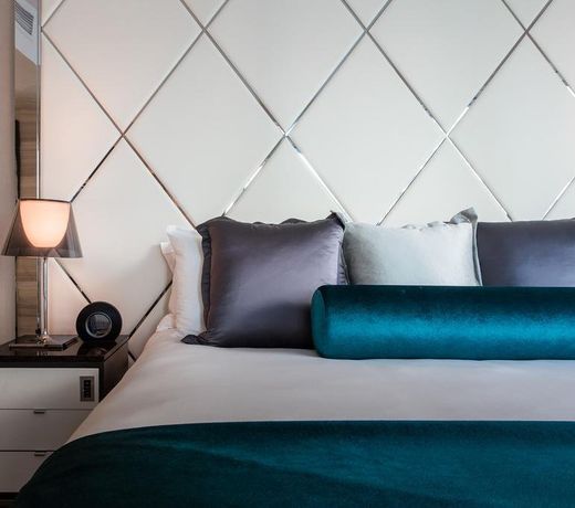Paradox Hotel Vancouver