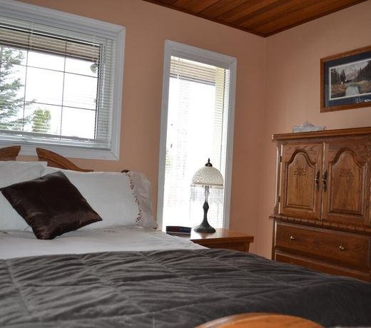 Water's Edge Bed And Breakfast