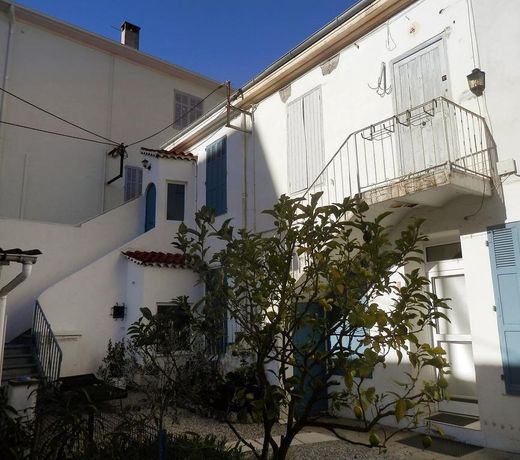 Holiday Home Rue James Grand Milnes Cannes