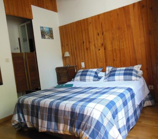 CHAMBRE D'HÃ??TES DE PETCHES