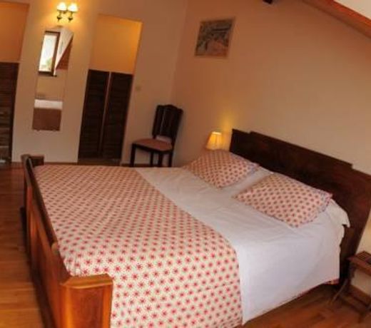 CHAMBRE D'HÃ??TES DE PETCHES
