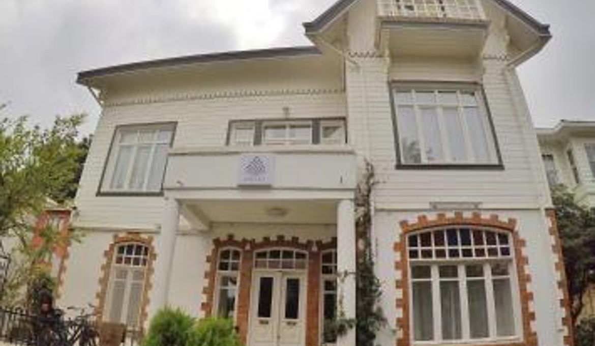 Serguzest Otel