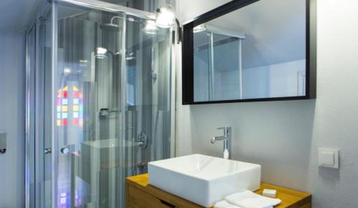 Serguzest Otel