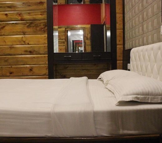 Hotel Varuna