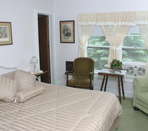 Inn at Starlight Lake & Restaurant
